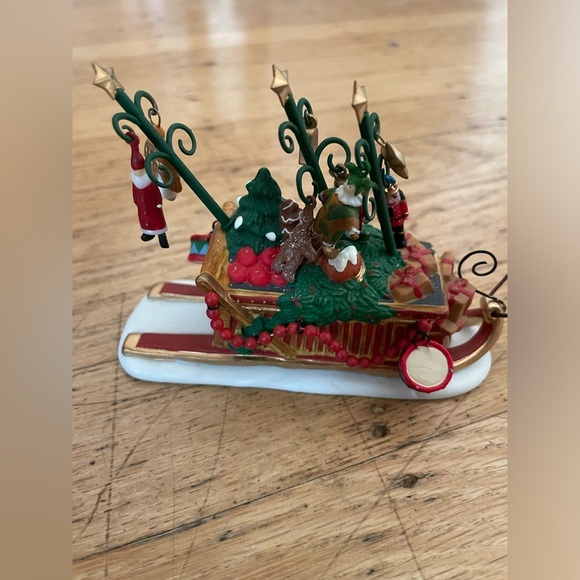 Department 56 Father Christmas’ Journey Dickens village and bottle brush trees - Picture 7 of 9